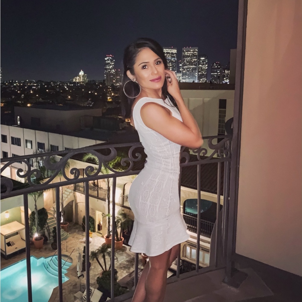BCBGMaxAzria Cream Textured Midi Dress